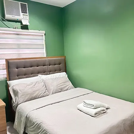 One Bedroom Unit Near Oakridge