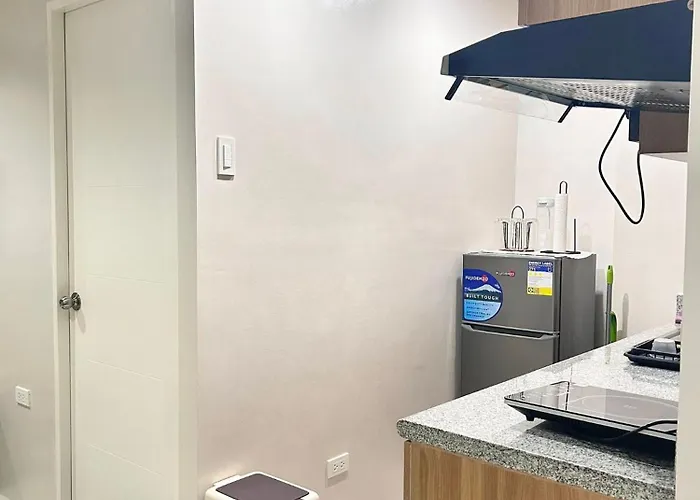 One Bedroom Unit Near Oakridge *