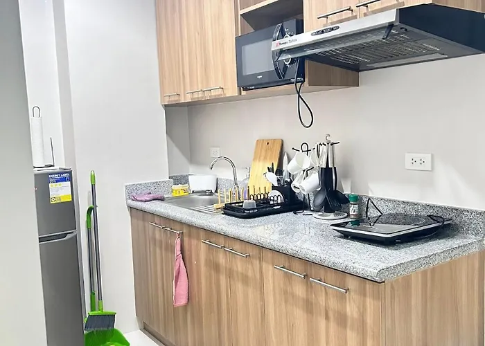 One Bedroom Unit Near Oakridge *